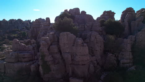 Luftaufnahme-Von-Links-Durch-Das-Naturschutzgebiet-El-Torcal-De-Antequera,-Malaga,-Andalusien,-Spanien