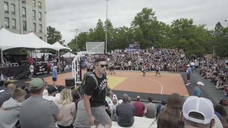 Hoopfest-2018---main-court,-men's-basketball-game-from-the-stands
