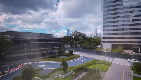 Entrada-A-Un-Edificio-Comercial-En-São-Paulo-Amplio-Algle