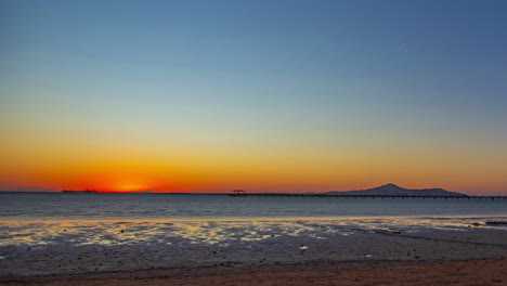 Farbenfroher-Zeitraffer-Des-Sonnenaufgangs-über-Dem-Roten-Meer-In-Ägypten-An-Einem-Klaren-Tag-In-Sharm-El-Sheikh