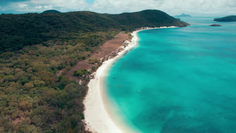 Urlaubsluftaufnahme-Eines-Strandes-In-Airlie-Beach