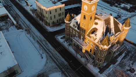 Antiguo-Palacio-De-Justicia-Del-Condado-De-Washington-Durante-El-Invierno-En-Fayetteville,-Arkansas,-EE.UU.