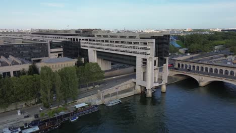 Ministry-of-Economics-and-Finance-new-palace-near-Pont-de-Bercy-bridge,-Paris-in-France