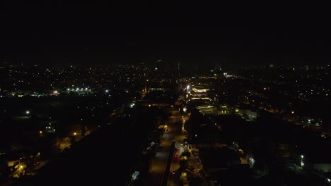 Vista-Nocturna-De-Las-Luces-De-La-Ciudad-De-Karachi,-Noche-Luminosa-Desde-Arriba,-Karachi,-Pakistán