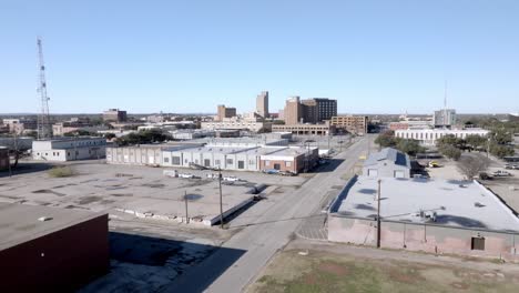 Downtown-Abilene,-Texas-with-drone-video-moving-up
