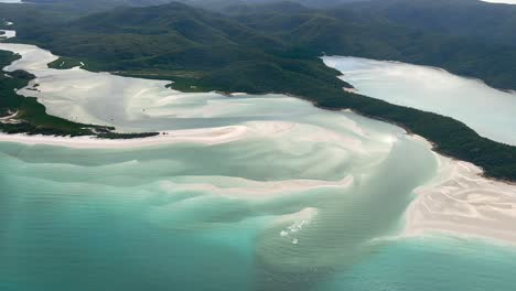 Aerial-4K-of-Whitsunday-Islands-in-Queensland,-Australia-in-December-2022