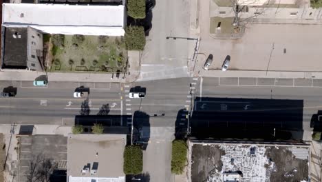 Downtown-Sweetwater,-Texas-with-drone-video-moving-overhead