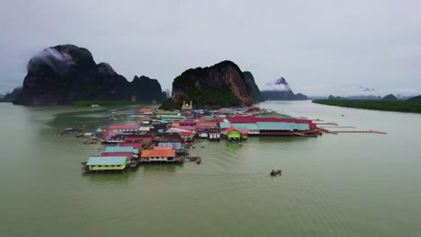 Luftaufnahme-über-Fischerdorf-Auf-Der-Insel-Koh-Panyee-In-Thailand