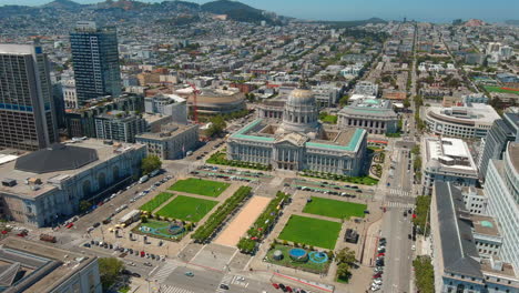 Ayuntamiento-De-San-Francisco,-Amplia-Toma-Aérea-De-Establecimiento