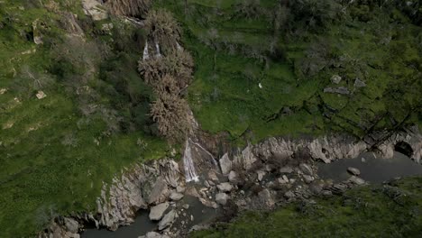 Cascada-Del-Río-Varosa-En-Lamego,-Portugal---Aérea