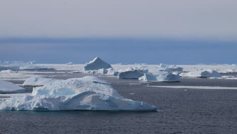 Eisberge,-Meereis-Und-Offenes-Wasser-In-Der-Antarktis