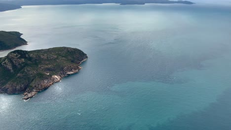 Aerial-4K-of-Whitsunday-Islands-in-Queensland,-Australia-in-December-2022