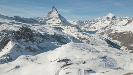 Matterhorn,-Atemberaubende-4K-Drohnenaufnahme-–-Zermatt-–-Schweiz