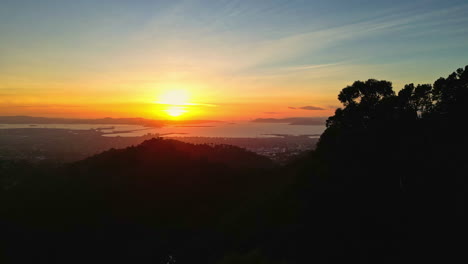 Puesta-De-Sol-Sobre-La-Bahía-De-San-Francisco,-Filmada-Desde-El-Mirador-De-Grizzly-Peak-Blvd.