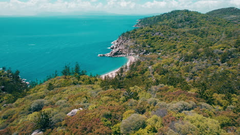 Cinematic-Aerial-drone-view-of-Florence-Bay,-in-Magnetic-Island