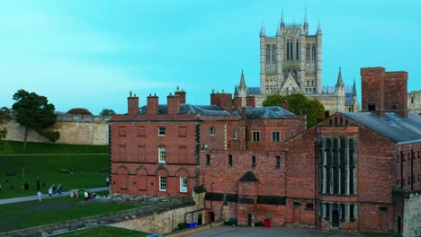 Sunset-view-of-the-inside-grounds-of-the-famous-Lincoln-Castle