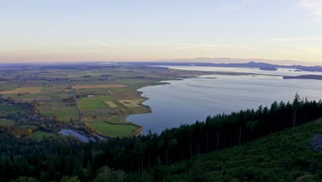 Puesta-De-Sol-Aérea-Sobre-La-Bahía-De-Samish