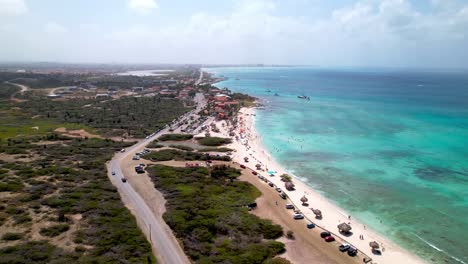 Empuje-Aéreo-En-La-Playa-De-Malmok-En-Aruba