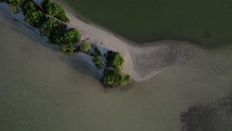 Las-Prístinas-Costas-De-La-Isla-De-Holbox-Con-Impresionantes-Imágenes-De-Drones-Con-Vistas-Al-Mar