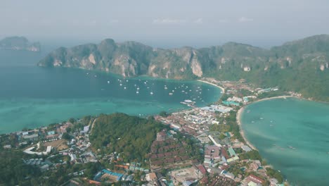 Unglaubliche-Zeitlupen-Drohnenaufnahmen-Der-Phi-Phi-Inseln-In-Thailand