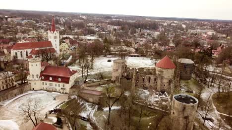 Cesis-castle-ruins,-park,-town-hall-and-church