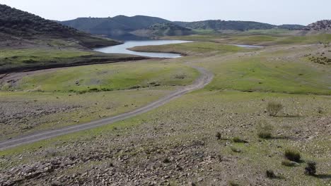 Imagen-Aérea-De-Un-Pantano-Con-Poca-Agua-En-Andalucía.