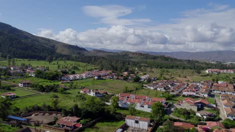 Beyond-the-town-center,-the-landscape-stretches-out-in-all-directions,-revealing-the-raw-beauty-of-the-Colombian-countryside