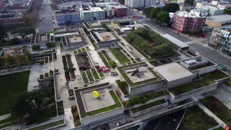 Aerial-View-of-Oakland-Museum-of-California-Building-and-Rooftop-Gardens,-Drone-Shot