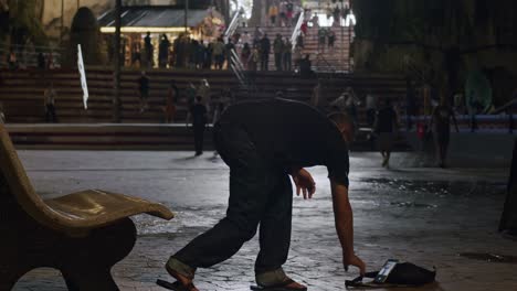 Innovative-tourist-taking-timed-selfies-at-Batu-Caves