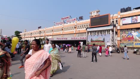 La-Estación-Sealda-Continúa-Llevando-La-Larga-Tradición-De-Kolkata.