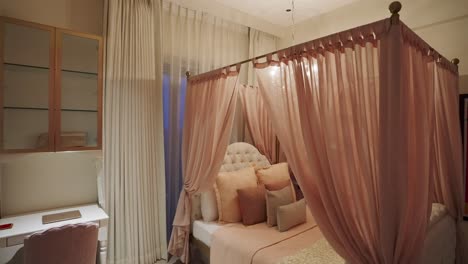 Aesthetic-Bedroom-Interior-Design-With-Canopy-Bed-Curtains