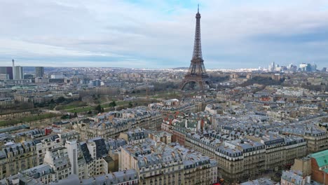 Champ-De-Mars-Und-Eiffelturm,-Paris-In-Frankreich