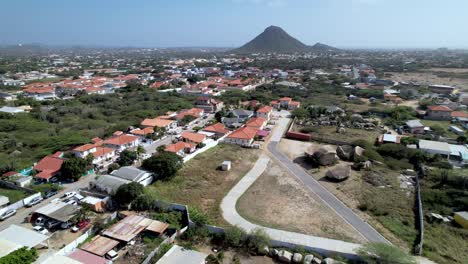 Bienes-Raices,-Viviendas-Y-Antena-De-Barrio-En-Aruba