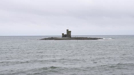 Isla-De-Santa-María-Con-La-Torre-Del-Refugio,-Hito-De-Douglas,-Isla-De-Man