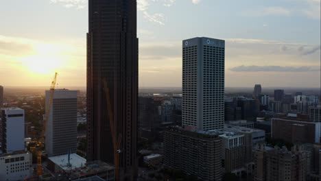 Tallest-skyscraper-Bank-of-America-Plaza-at-sunset,-Atlanta,-Georgia,-USA