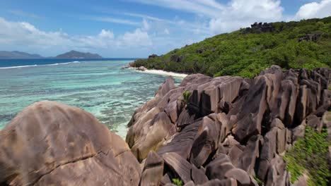 Una-De-Las-Playas-Más-Famosas-Del-Mundo-En-Las-Seychelles