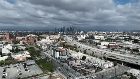 110-Freeway-in-Los-Angeles,-drone-flight