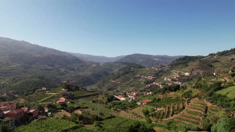 Wunderschöne-Naturlandschaft-Aus-Portugal,-Luftaufnahme