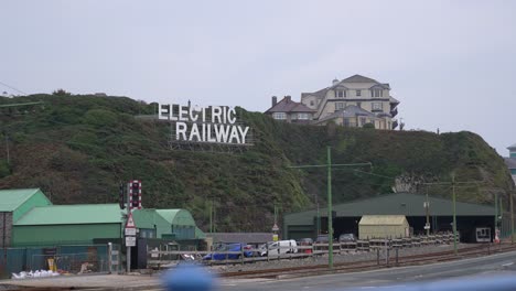 Manx-Electric-Railway-Depot-In-Douglas,-Isle-Of-Man,-Güterbahnhof,-Weite-Sicht