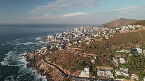 Paisaje-Urbano-De-Seapoint-Y-Playa-De-Bantry-Bay-En-Ciudad-Del-Cabo,-Sudáfrica