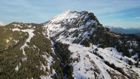 Amden-Weesen-Switzerland-big-mountain-rotating-aerial