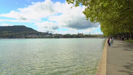 Promenade-Jacquet-is-close-to-Lake-Annecy