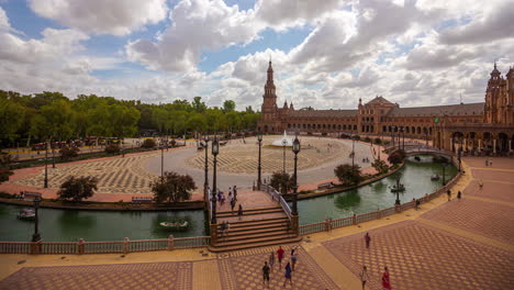 Plaza-De-España,-Sevilla,-España,-Construida-En-1928,-Vista-De-Lapso-De-Tiempo