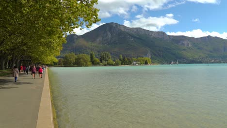 Promenade-Jacquet-is-one-the-most-famouse-walking-places-in-Annecy