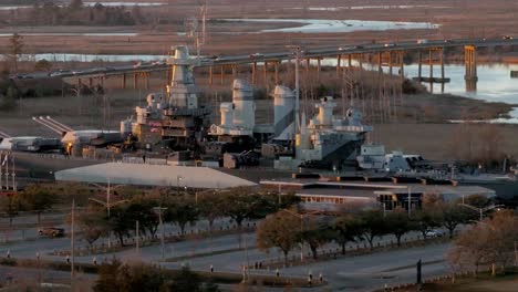 Die-USS-North-Carolina-Während-Der-Goldenen-Stunde-Aus-Der-Luft