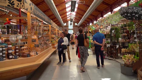 El-Marché-Couvert-Colmar-Fue-Construido-En-El-Siglo-XIX-Por-El-Arquitecto-Louis-Michel-Boltz-A-Orillas-Del-Lauch,-Para-Permitir-A-Los-Comerciantes-Llevar-Sus-Mercancías-En-Barco.