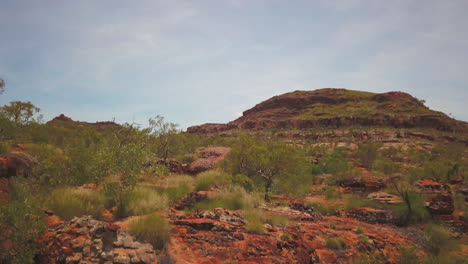 Kimberley-Looma-Camballin-Cantos-Rodados-Rojos-Zumbido-Aéreo-Australia-Occidental-Interior-Tierra-Aborigen-Estación-Seca-Territorio-Del-Norte-Colinas-Lejanas-Debajo-Broome-Darwin-Fitzroy-Cruce-Movimiento-Ascendente