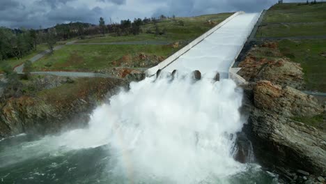 Oroville-Dam-überlauf-überlauf-Wasser-Freisetzung