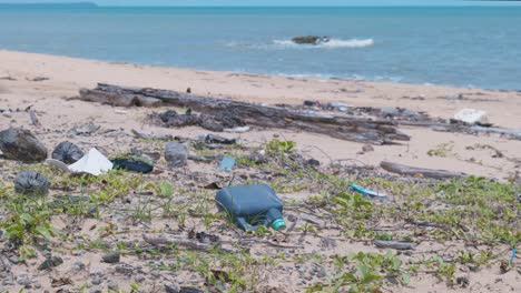 Rubbish-washed-up-on-a-remote-beach-in-far-northern-Australia