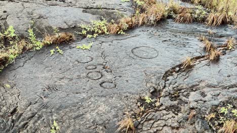 Grabados-Rupestres-De-Lava-En-El-Parque-Nacional-De-Los-Volcanes-De-Hawaii-En-La-Isla-Grande